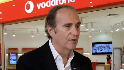 Fransız milyarder Vodafone'un en büyük hissedarı oldu