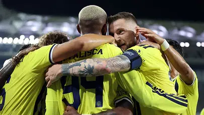 Fenerbahçe turu geçti ama soru işaretleri bitmedi: Spor yazarlarından çarpıcı analizler