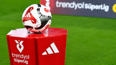 Süper Lig'de büyük gün! Derbi tarihleri bugün belli oluyor