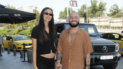Berkay Şahin ve Özlem Ada Şahin çifti bebek alışverişinde görüntülendi