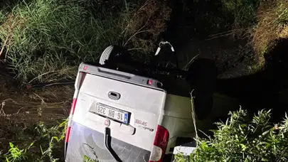 İnegöl'de feci kaza: Hafif ticari araç dere yatağına uçtu