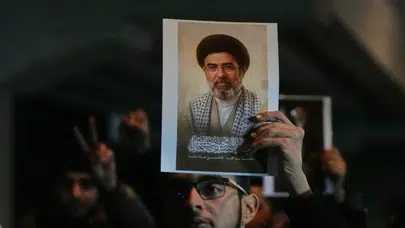 Dijital takip bitti, ajanlar sahada! Mossad ve CIA Hamaney'i arıyor