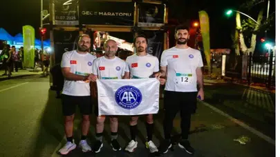 İstanbul'da geceyi aydınlatan maraton: Sarıyer'de tarihi koşu!