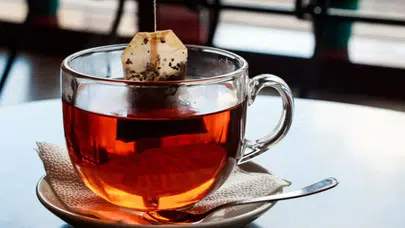 Çay severlere kötü haber: bardağınızdaki gizli tehlike deşifre oldu!