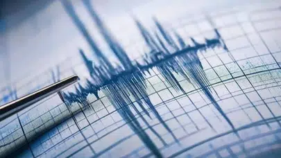 Ege Denizi'nde deprem mi oldu? 2 Temmuz 2026'da nerede yaşandı, derinliği kaç metre, çevre illerden hissedildi mi?