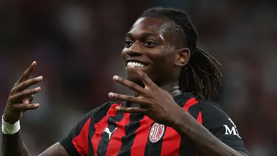 Avrupa'yı şaşırtacak transfer mi geliyor? Fenerbahçe Rafael Leao'nun peşinde