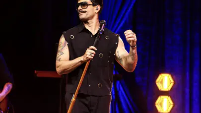 Gökhan Türkmen Sapanca konserinde hayranlarıyla buluştu