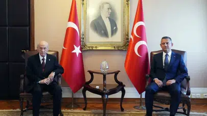 Özgür Özel'e ilk tebrik MHP Lideri Devlet Bahçeli'den geldi