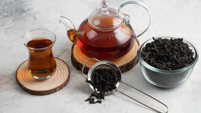 Soframıza kadar girdi: çay ve sumakta boya skandalı!