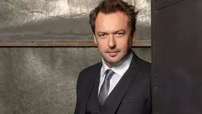 Okan Yalabık şuanda ne iş yapıyor? Oyunculuğu bıraktı mı, evli mi, eşi kim, çocuğu var mı?