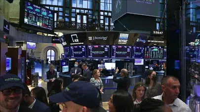 Piyasalarda çift yönlü rüzgar: Fed rahatladı, teknoloji devleri çakıldı!