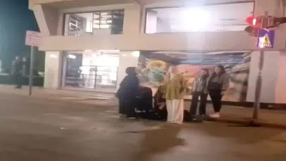 Tek Başına kadına destek vermek istediler, kendilerini kavganın içinde buldular