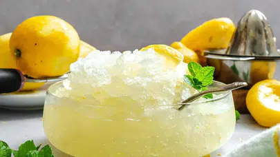 Sadece 4 malzemeyle akdeniz esintisi, serinliğin gizli formülü "limonlu granita"