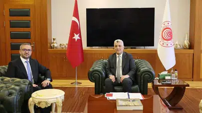 Bolat ve Karahan'dan kritik ekonomi zirvesi: Dış ticaret ve küresel gelişmeler değerlendirildi