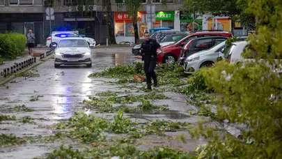 Hırvatistan'da kırk derecelik sıcaklığın ardından fırtına koptu