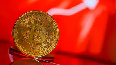Bitcoin yeniden 62 bin doların üzerine çıktı: Piyasada yön değişti