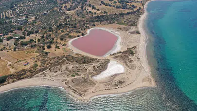 Antik kentin pembe mucizesi: Ezine’deki Kalpli Göl’de muhteşem dönüşüm