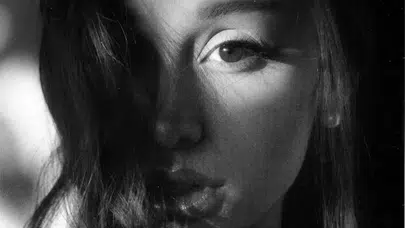 'Petal' çıktı: Ariana Grande sekizinci stüdyo albümüyle müzik piyasasında!