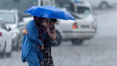 Yaz ortasında sağanak sürprizi: Meteoroloji yeni risk haritasını yayımladı!