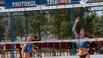 Lapseki'de plaj voleybolu heyecanı şampiyonlarla sona erdi