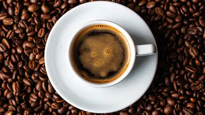 Kahve neden çarpıntı yapar? Kahve içince eller neden titrer, nefes darlığı olur mu, kahve sonrası anksiyete nasıl geçer?