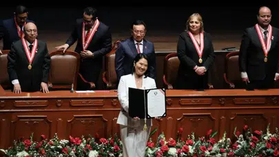 Kıl payı zaferin ardından tarihi imza: Peru’nun ilk kadın liderinden ilk açıklama