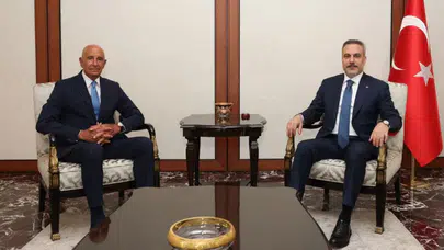 Dışişleri Bakanı Hakan Fidan, ABD Büyükelçisi Barrack'la görüştü