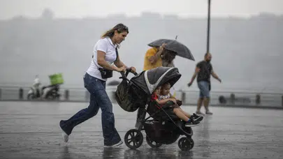 Balkan soğukları İstanbul'u vuracak! AKOM'dan peş peşe sağanak uyarıları