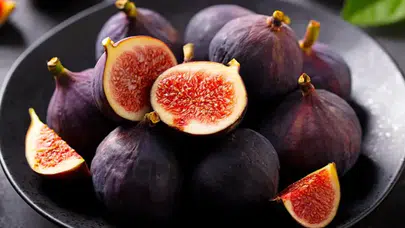 İncir meyvesi bağırsakları nasıl çalıştırır? Lif oranı kaçtır, günde kaç tane ve Ne zaman yenmeli, zararı var mı?