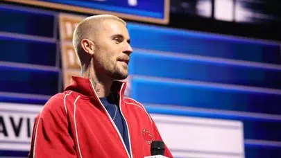 Dünya Kupası tarihinde bir ilk: Justin Bieber, Madonna ve Shakira aynı sahnede!
