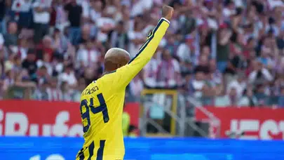 Fenerbahçe'nin Şampiyonlar Ligi yürüyüşü: Polonya basınında Talisca fırtınası