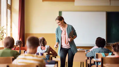 Ücretli öğretmen maaşında yeni dönem! 22, 25 ve 30 saat dersin karşılığı belli oldu