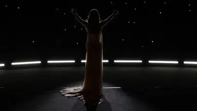 Ebru Yaşar'dan müzik kariyerinde senfoni rüzgârı