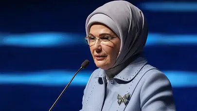 Emine Erdoğan’dan 15 temmuz mesajı: O gece karanlığa karşı yürekleriyle ışık oldular