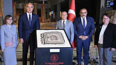 Çingene Kızı mozaiğinin 13. paneli ABD'den Türkiye'ye iade edildi