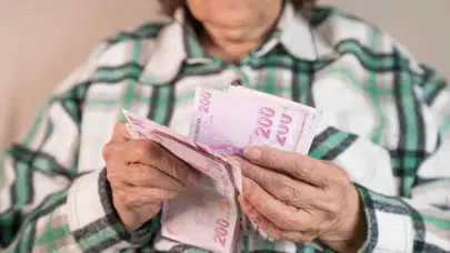 Bakan Işıkhan duyurdu: En düşük emekli maaşı için meclis isabeti!