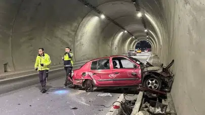 Tünelde can pazarı! Kontrolden çıkan otomobil duvara çarpıp takla attı