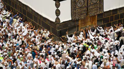 Binlerce kişinin gözü kulağı Diyanet'te: 2027 hac kurası bugün çekiliyor!