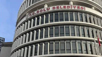 Bolu Belediyesi’nde dev operasyon: Yolsuzluk ve kara para iddiasıyla 10 gözaltı!