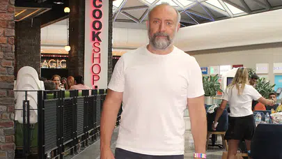 Halit Ergenç çocuklarıyla alışveriş merkezinde görüntülendi