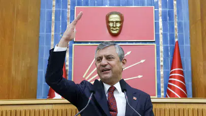 Özgür Özel son kez CHP kürsüsünde!: 'Yeni partimizi kuruyoruz'
