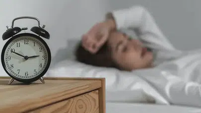 Uyku düzensizliği sağlığı nasıl etkiler? Nedeni ne, hangi hastalıklara yol açar, nasıl düzelir?