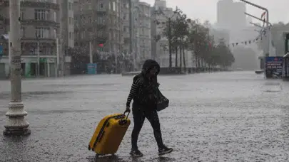 Meteoroloji'den son dakika uyarısı: İstanbul'a kuvvetli yağış ve fırtına geliyor!