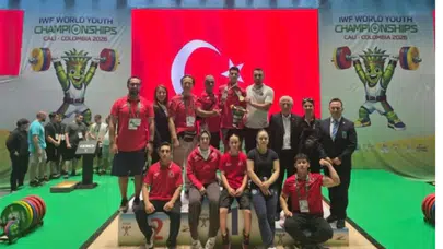Türk halterinde yeni dönem: Genç yetenekler dünyayı salladı!