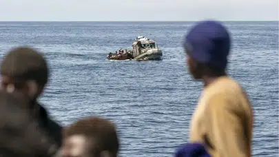 Akdeniz’de göçmen faciası! Yüzerek İspanya’ya geçmeye çalışan 800 kişiye müdahale