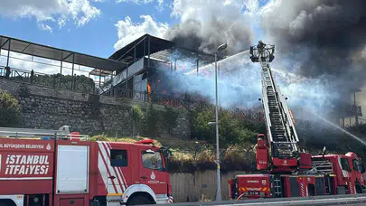 Maltepe’de korkutan yangın: İki katlı restoran alevlere teslim oldu!