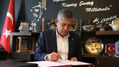 Özgür Özel profilinden CHP'yi çıkardı! Yeni partinin logosu belli oldu