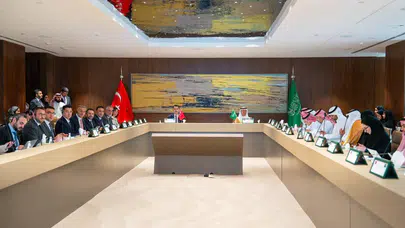 Bakan Kurum Riyad’da duyurdu: Türkiye ile Suudi Arabistan'dan konut ve akıllı şehir ortaklığı!