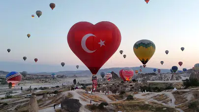 Turizmde tarihi zirve: Türkiye, dünya devlerini geride bırakarak ilk 4’e girdi!