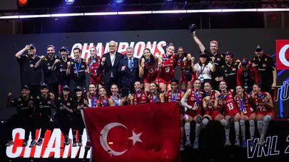 Filenin Sultanları kupayla yurda döndü: İstanbul Havalimanı'nda tarihi karşılama
